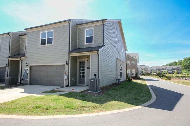 Building Photo - Beautiful John Wieland end unit townhouse ...