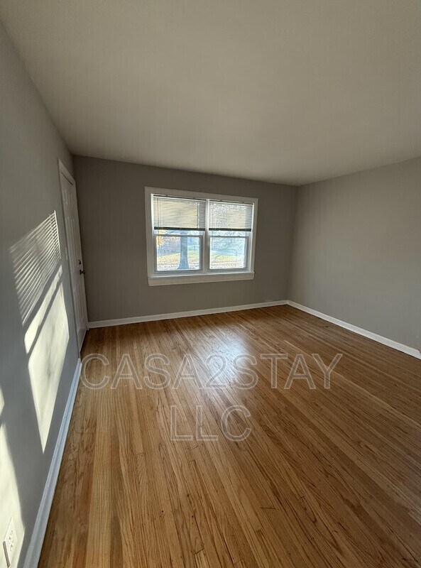 Building Photo - 1607 Algonquin Pkwy