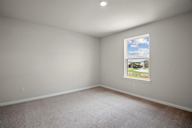 Building Photo - 429 Polly Grv Dr