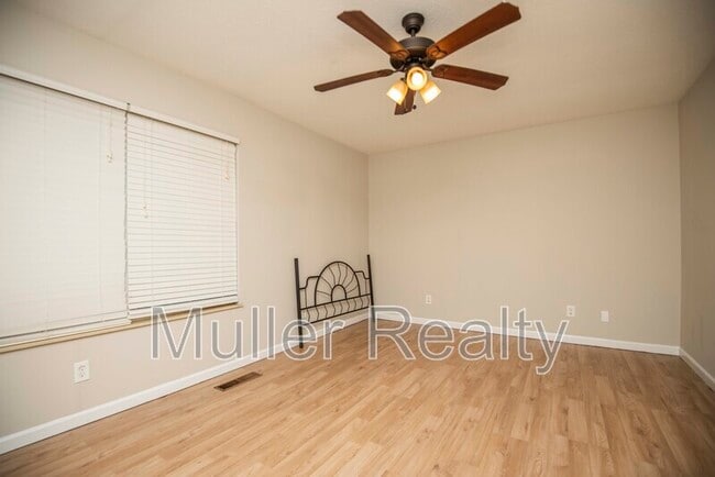 Building Photo - 11719 S Williamsburg Dr