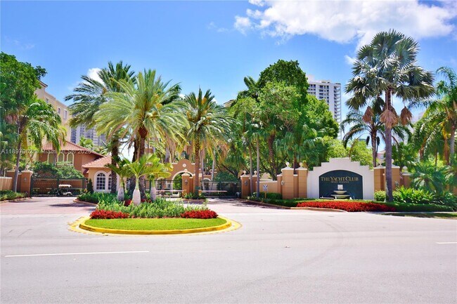 Building Photo - 19501 E Country Club Dr