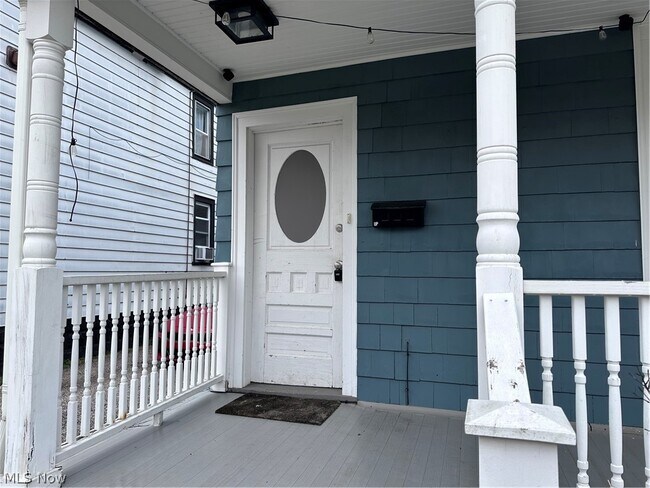 Building Photo - 1855 W 58th St