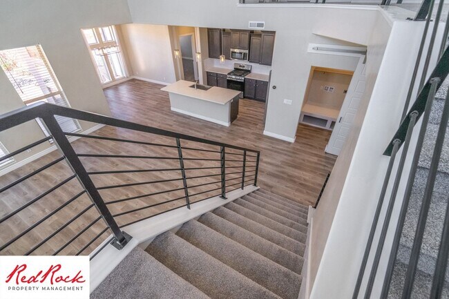 Building Photo - Stunning 4 Bedroom Home. Dog friendly!