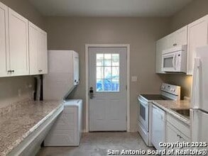 Building Photo - 642 N San Gabriel Ave