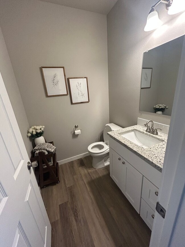 Building Photo - Beautifully Furnished Brand New 5 Bedroom ...