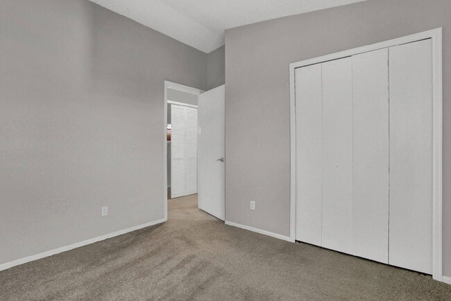 Building Photo - 7480 Alameda Ct