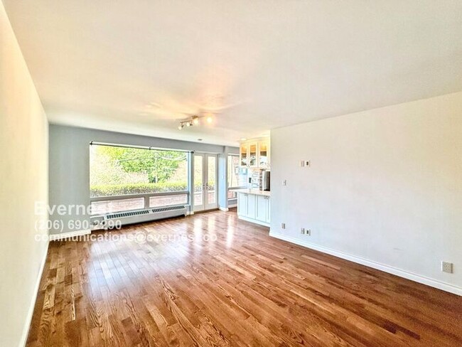 Building Photo - Charming One-Bedroom Condo in a Convenient...