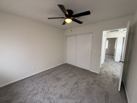 Building Photo - 3 bed 2 bath with garage $1,400 Rent