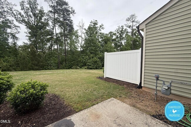 Building Photo - 49 E Grove Point Dr