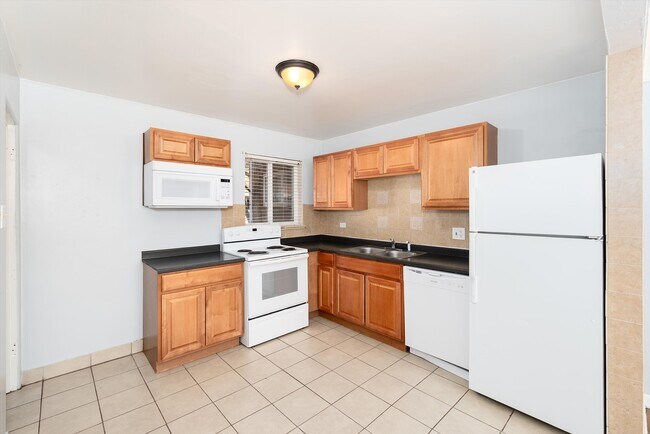 Building Photo - 8989 E 12th Ave