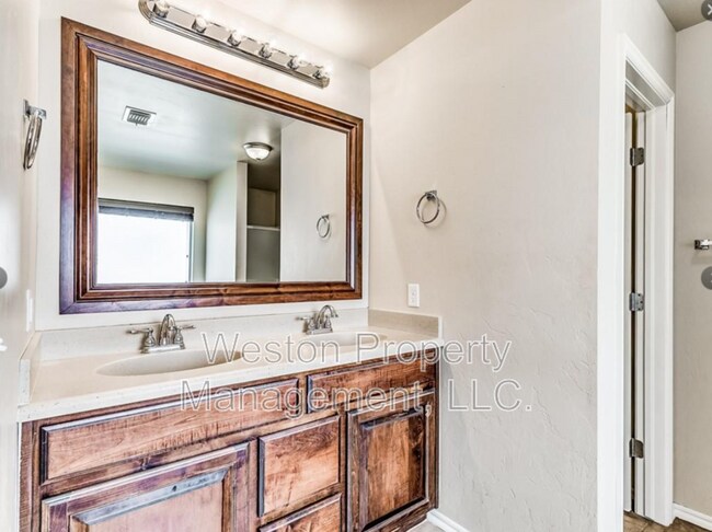 Building Photo - 1709 Choctaw Wood Dr