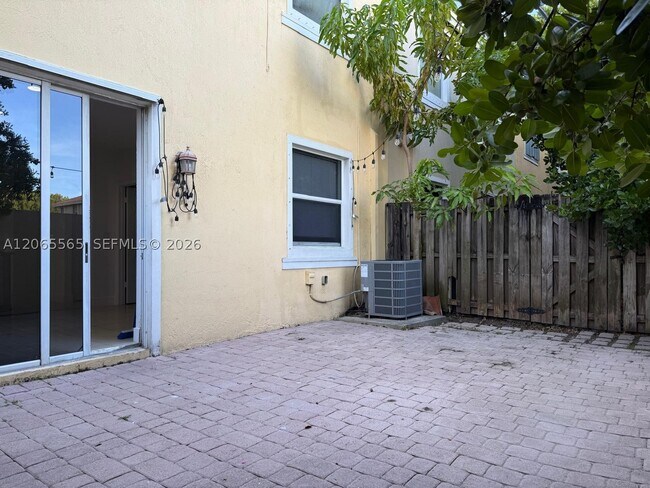 Building Photo - 4017 SW 149th Ct