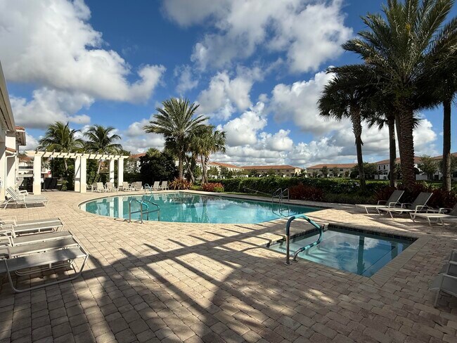 Building Photo - 9932 Brickhill Dr