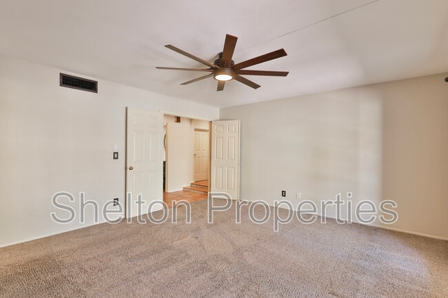 Building Photo - 2708 E Leonora St
