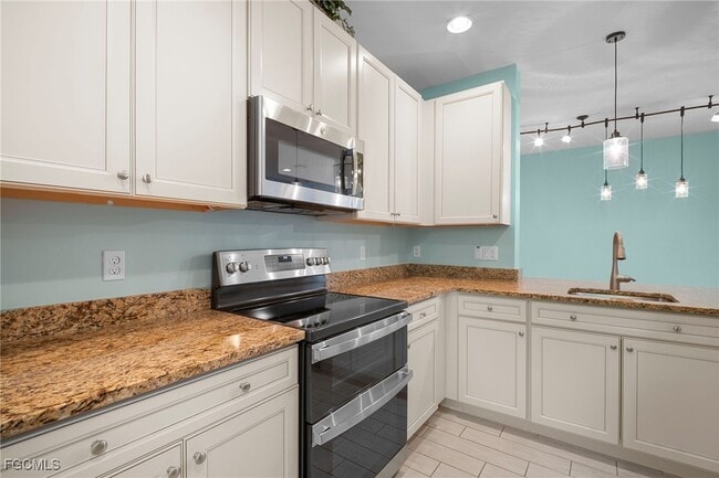 Building Photo - 15820 Portofino Springs Blvd