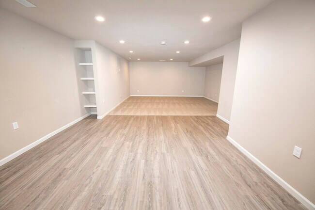 Building Photo - 7850 W Mourning Dove Ln