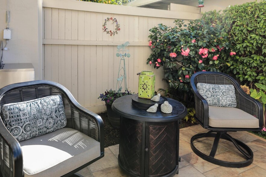 Building Photo - 1248 Crescent Ter