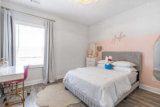 Building Photo - 2595 Whistler Wy NE