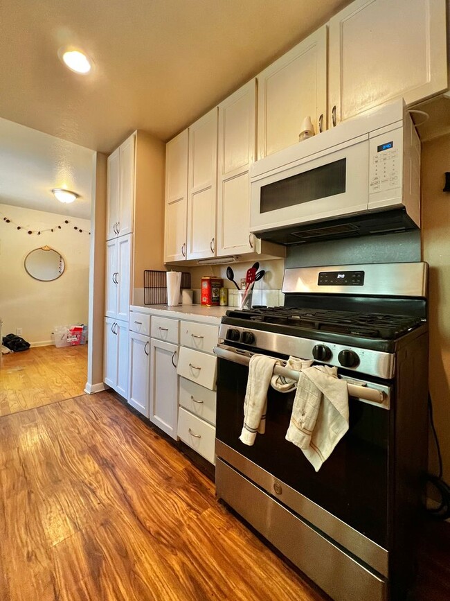 Building Photo - Spacious 5 bed, 2 bath Home in a Great Fort Collins Location!