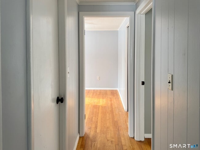 Building Photo - 37 Russell St