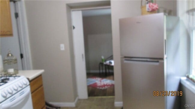 Building Photo - 418 Cross St