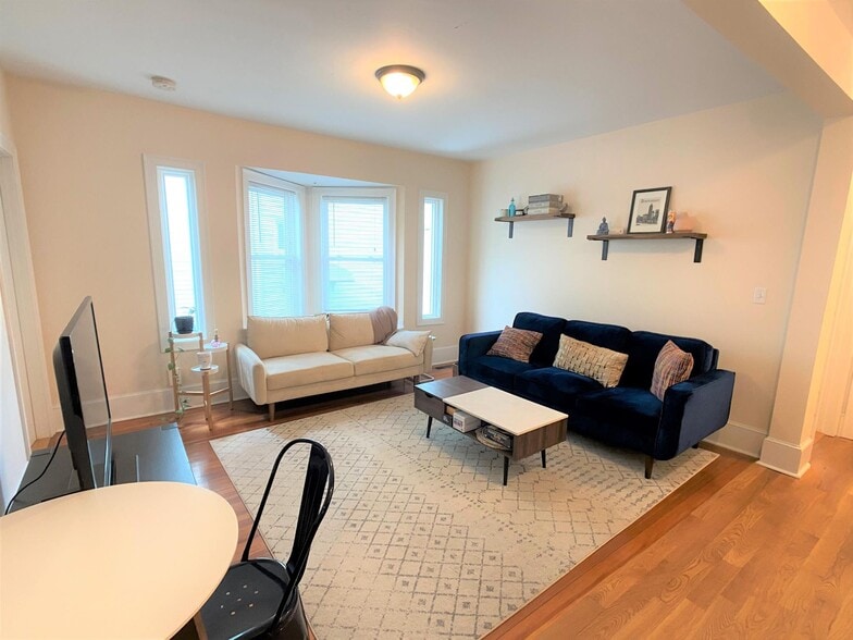 Primary Photo - 23 Willard Ave