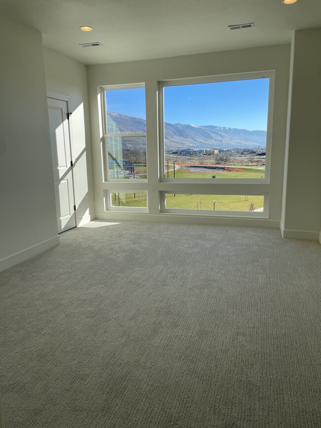 Building Photo - 1474 W Cook Ln