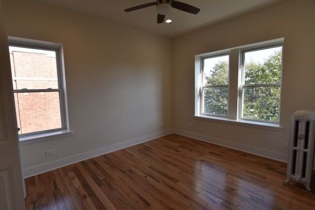 Building Photo - 4424-4432 N Wolcott Ave