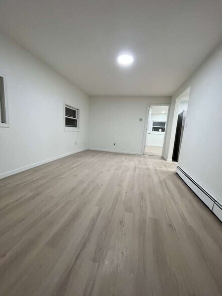 Building Photo - 14 Silver Trl