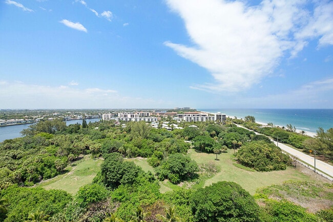 Building Photo - 2121 N Ocean Blvd