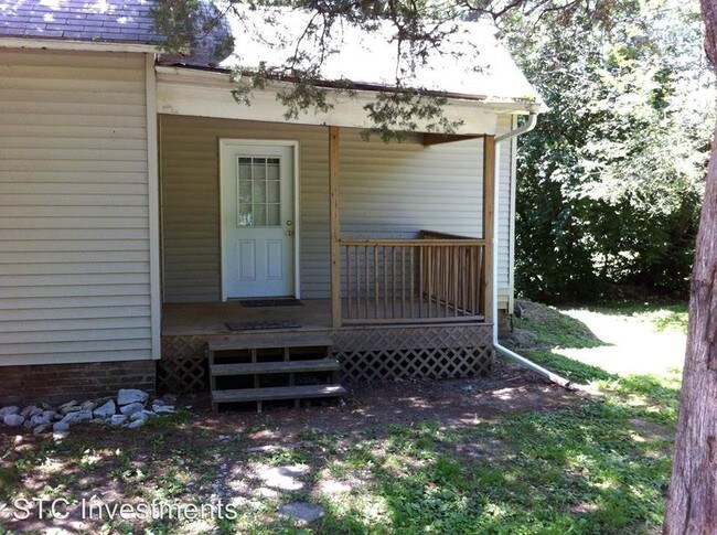 Building Photo - 2 br, 1 bath House - 402 W. McDonough