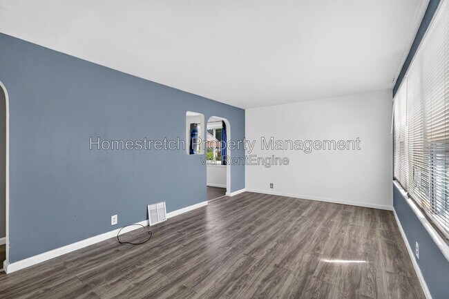 Building Photo - 6006 Cascade Dr