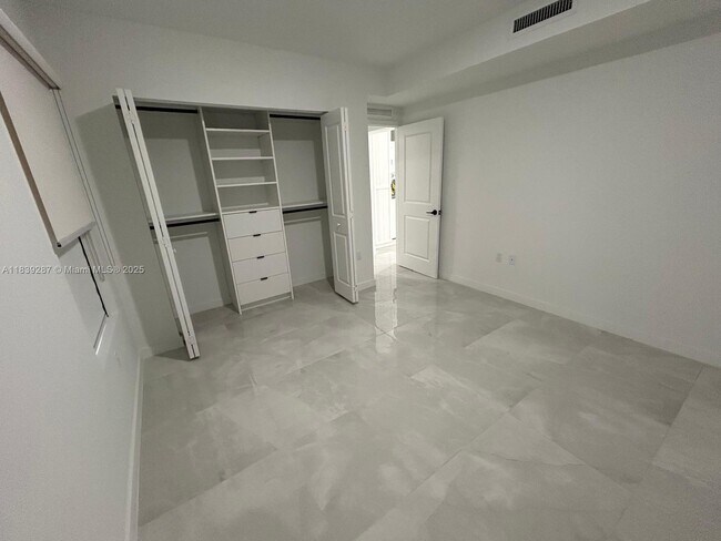 Building Photo - 14560 SW 261 St Ter