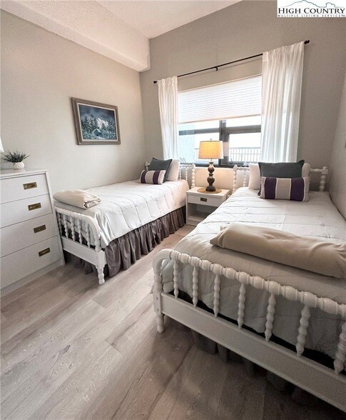 Building Photo - 303 Sugar Top Dr