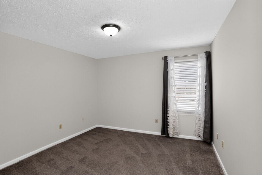 Building Photo - 104 Montclair Dr