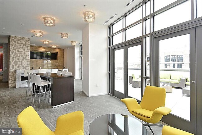 Building Photo - 460 New York Ave NW