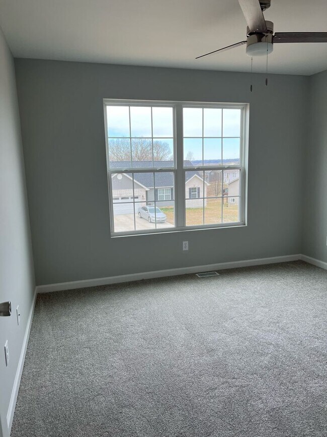 Building Photo - Spacious 3 bed 2 bath in Labadie, MO