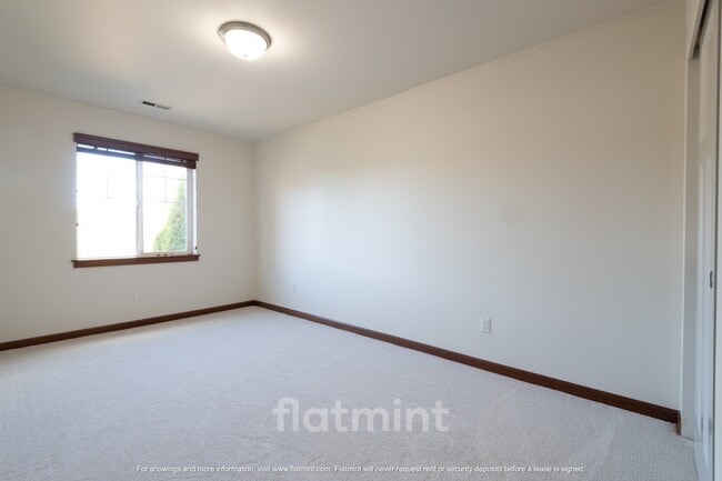 Building Photo - 4418 137th Pl SE