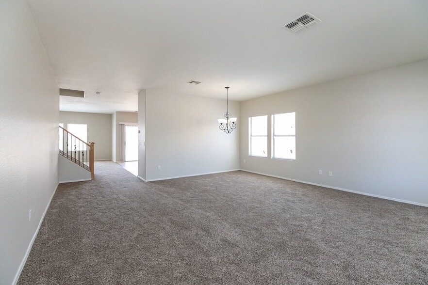 Building Photo - 2413 W Chipman Rd