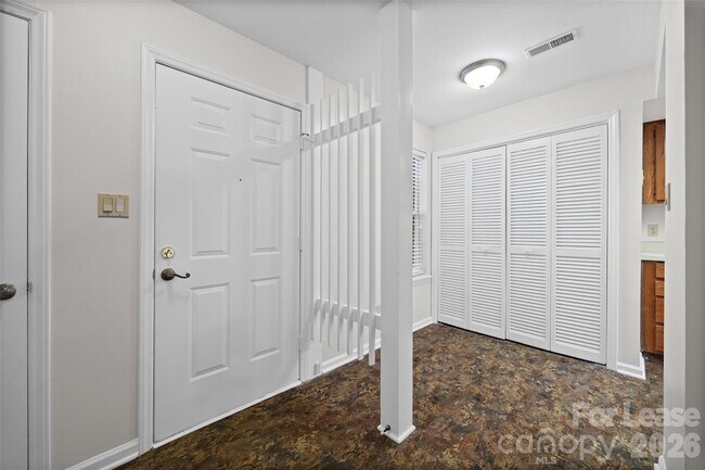 Building Photo - 2920 Iron Gate Ln