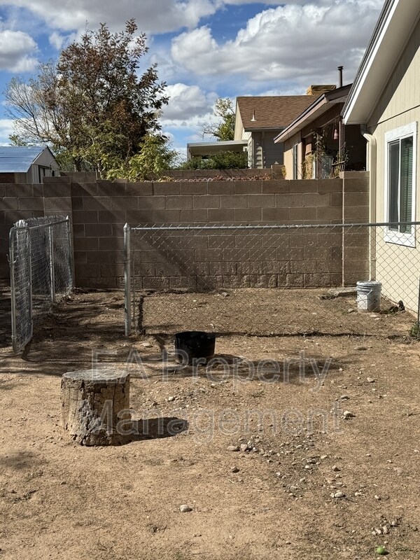 Building Photo - 4830 Aquamarine Dr NE