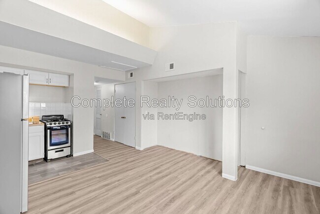Building Photo - 2323 Woodson Rd