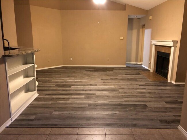 Building Photo - 6303 Weeks Cove