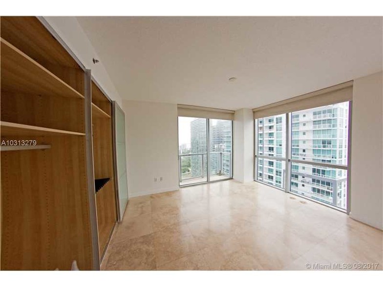 Building Photo - 1060 Brickell Ave