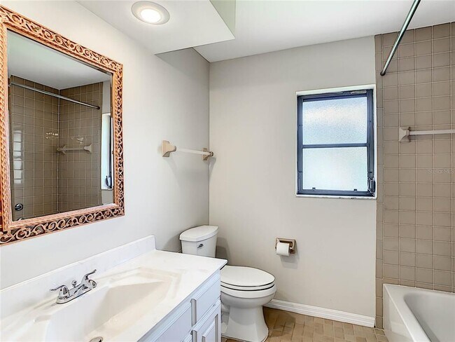 Building Photo - 2375 Bendway Dr