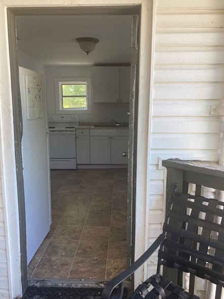 Entrance from the back - 827 N Oleander Ave