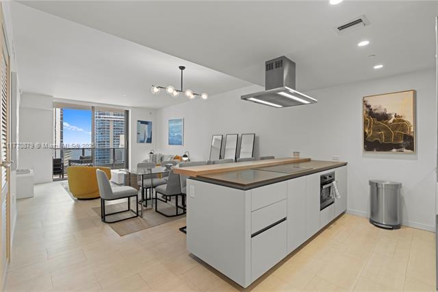 Building Photo - 1000 Brickell Plz
