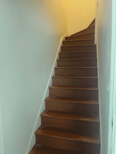 Building Photo - 6440 S Vernon Ave