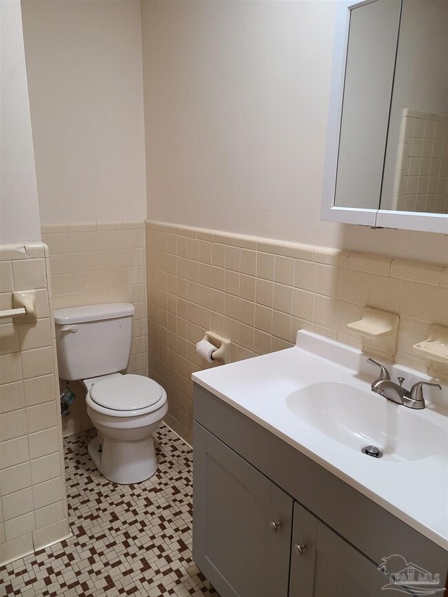 Building Photo - 812 Ash Dr