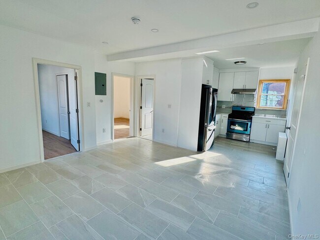 Building Photo - 63-87-87 Fitchett St